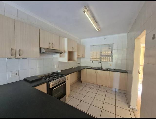 2 BEDROOM TOWNHOUSE FOR SALE IN THE WOLDS